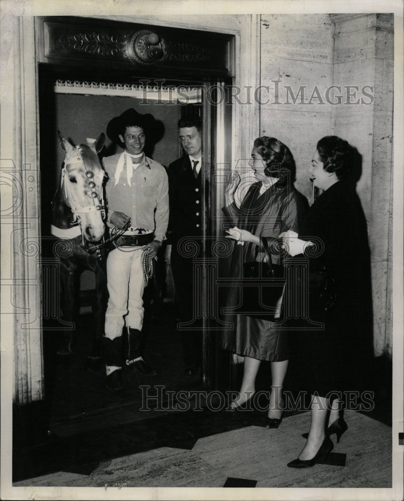 1959 Press Photo Sandra Shapiro Palmer house Jordan - RRW22253 - Historic Images