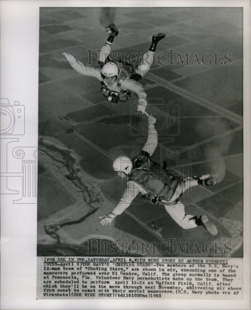 1963 Press Photo Us Navy Chuting Star TwoMember Man Air - RRW22277 - Historic Images