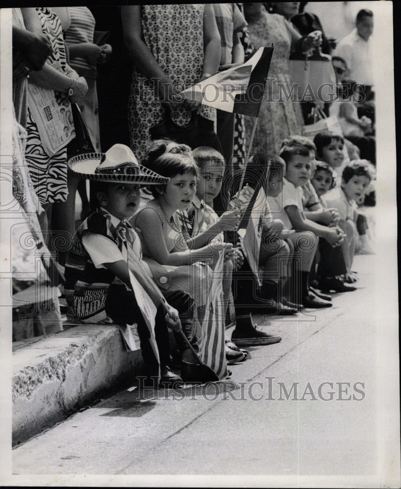 1967 Press Photo Independence Marks Mexican Parade day - RRW22297 - Historic Images