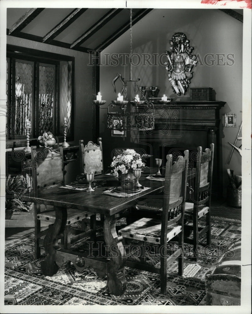 1972 Press Photo Tudor mood hefty oak dining table seat - RRW22499 - Historic Images