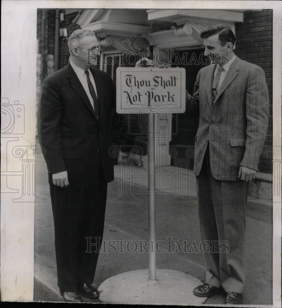 1958 Press Photo Rev Kuhnele Keith Mee No Parking sign - RRW22801 - Historic Images