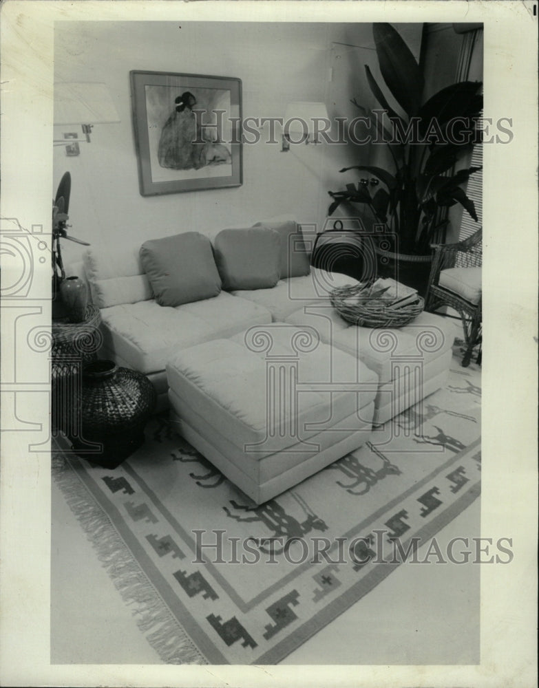 1983 Press Photo Guest Room Multifunction Furnish Den - RRW22859 - Historic Images