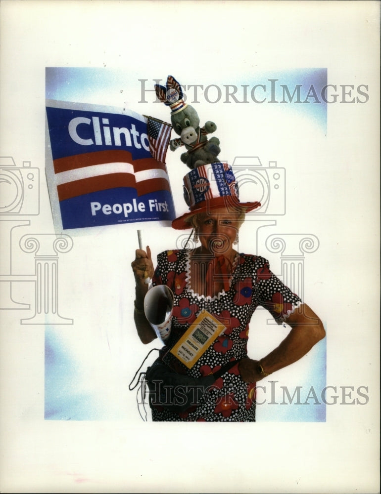 1992 Press Photo Democratic National Convention woman - RRW22905 - Historic Images