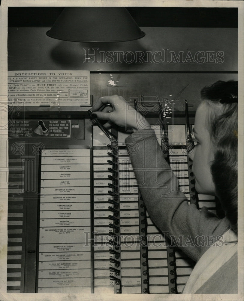 1947 Press Photo Voting Machines - RRW23001 - Historic Images