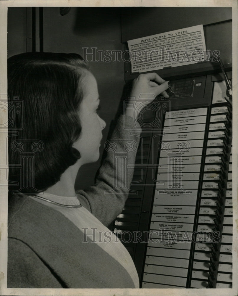 1947 Press Photo Voting Machine - RRW23003 - Historic Images