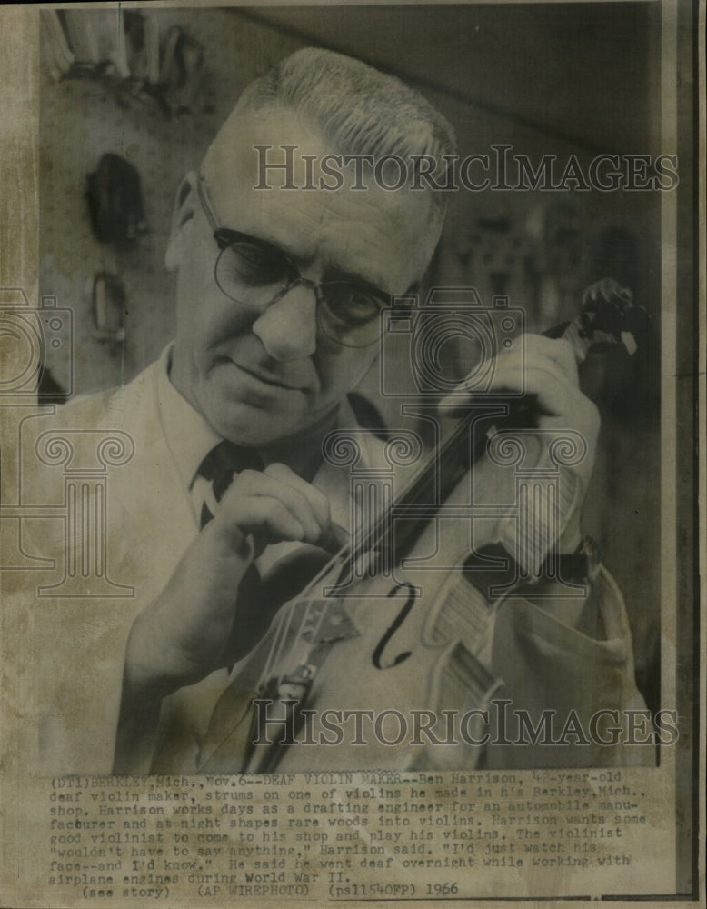 1966 Press Photo Ben Harrison Violin Maker - RRW23085 - Historic Images