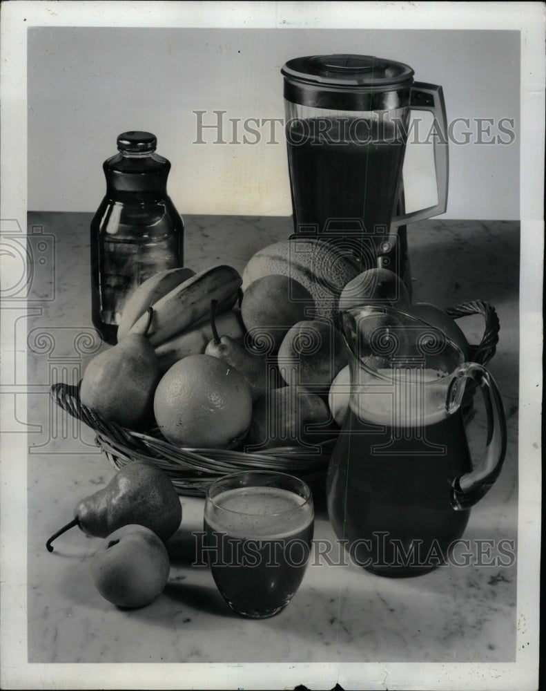 1966 Press Photo Fruit Drink - RRW23137 - Historic Images