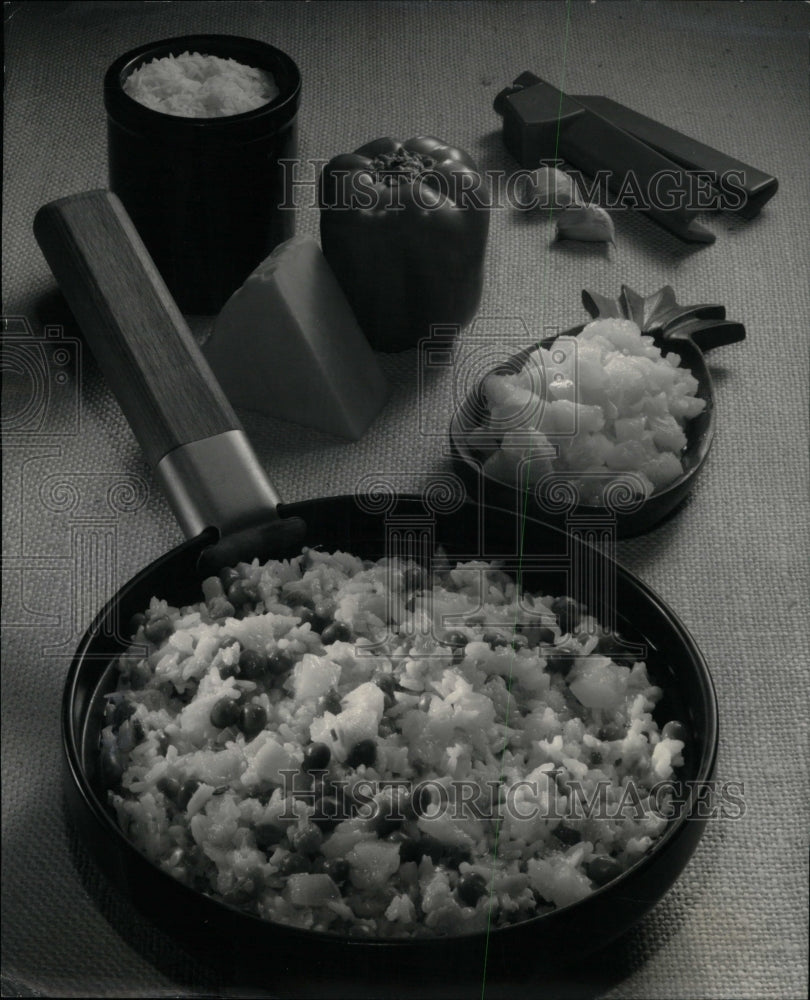 1981 Press Photo Skillet Pineapple Rice supper vegetabl - RRW23253 - Historic Images