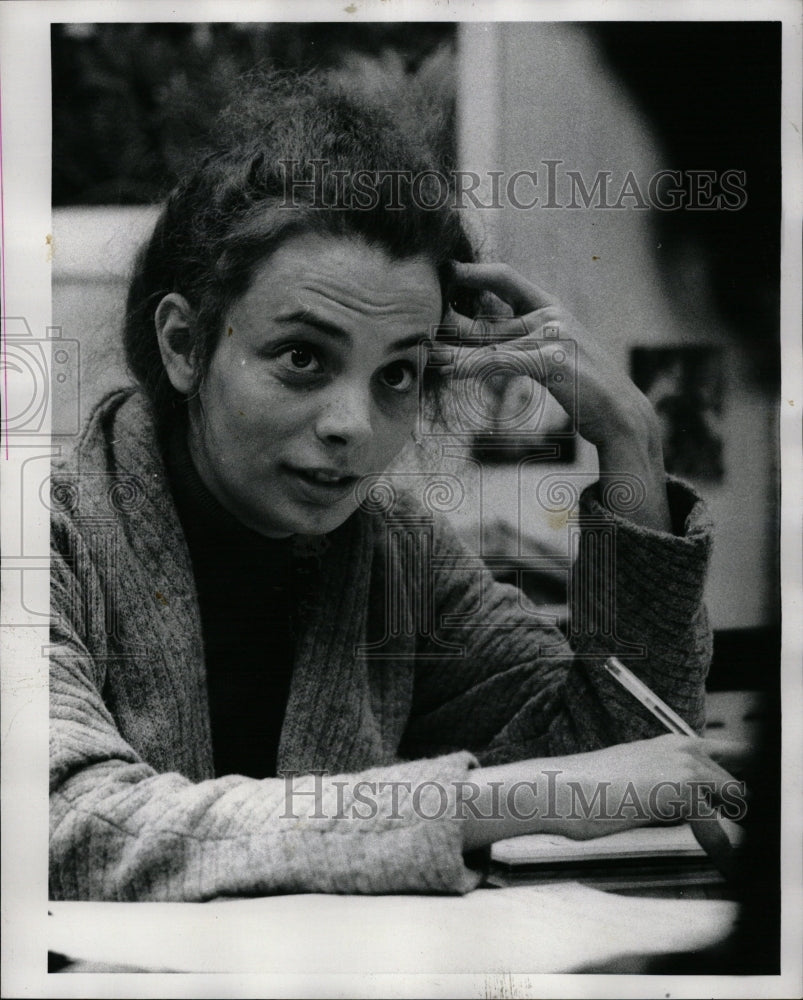 1974 Press Photo Barbara Schmidt Greyhound Bus Terminal - RRW23431 - Historic Images