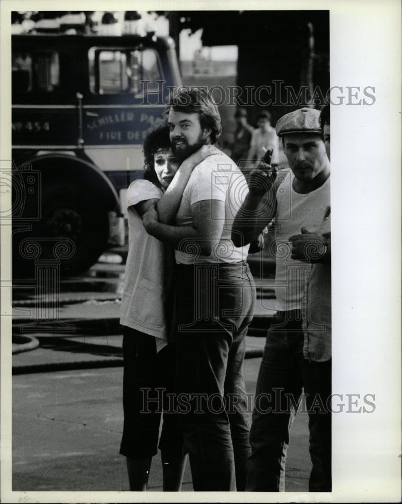 1982 Press Photo Fireman battle Denny restaurant Harlem - RRW23485 - Historic Images