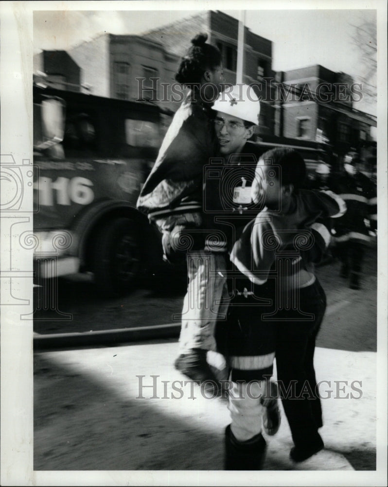 1991 Press Photo American Red Cross Worker - RRW23659 - Historic Images