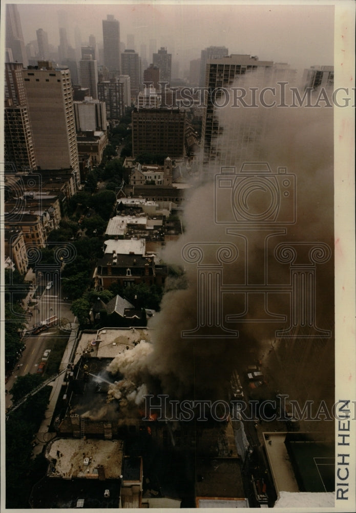 1993 Press Photo Three Hurt N Side Blaze Smoke billowe - RRW23711 - Historic Images
