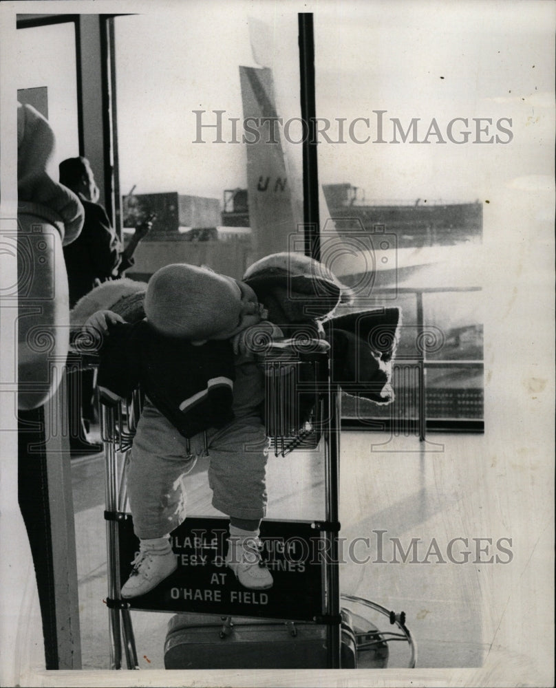 1969 O&#39;Hare Airport flight travel younger - Historic Images