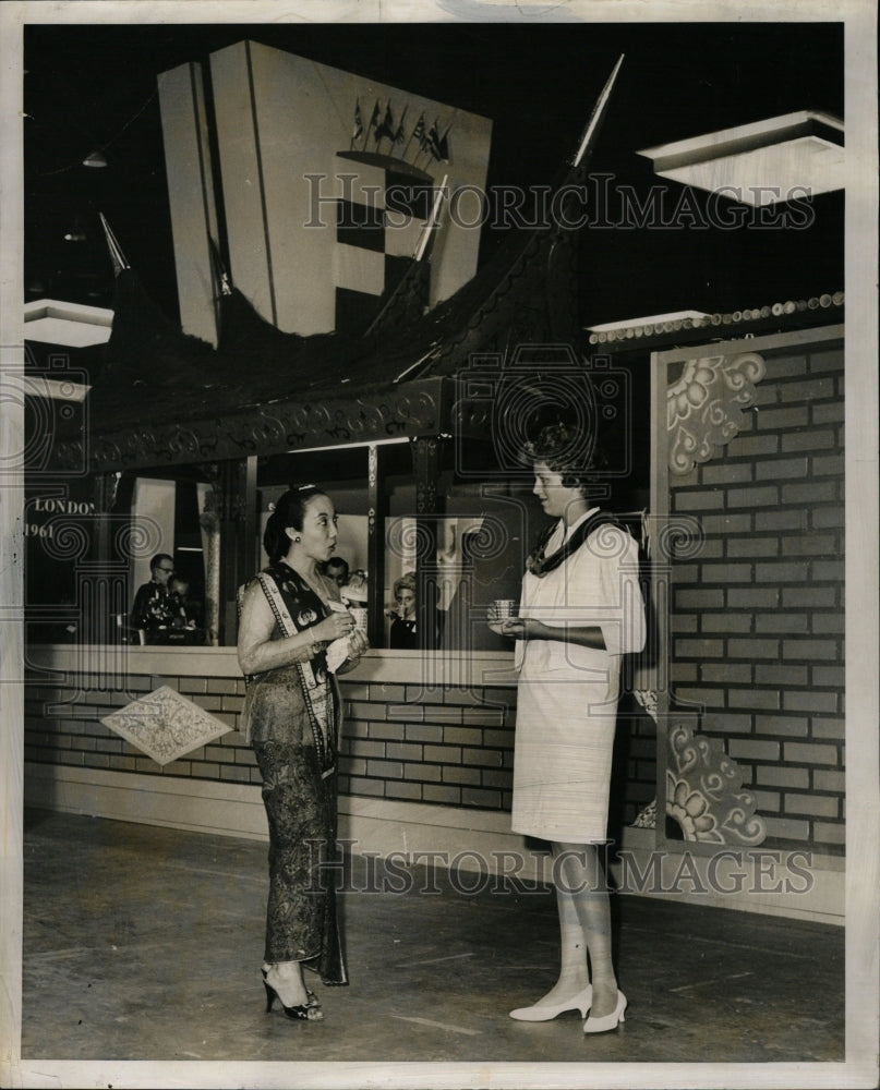 1961 Press Photo Mrs WD Bilal Indonesia Elaine Tenggren - RRW23823 - Historic Images