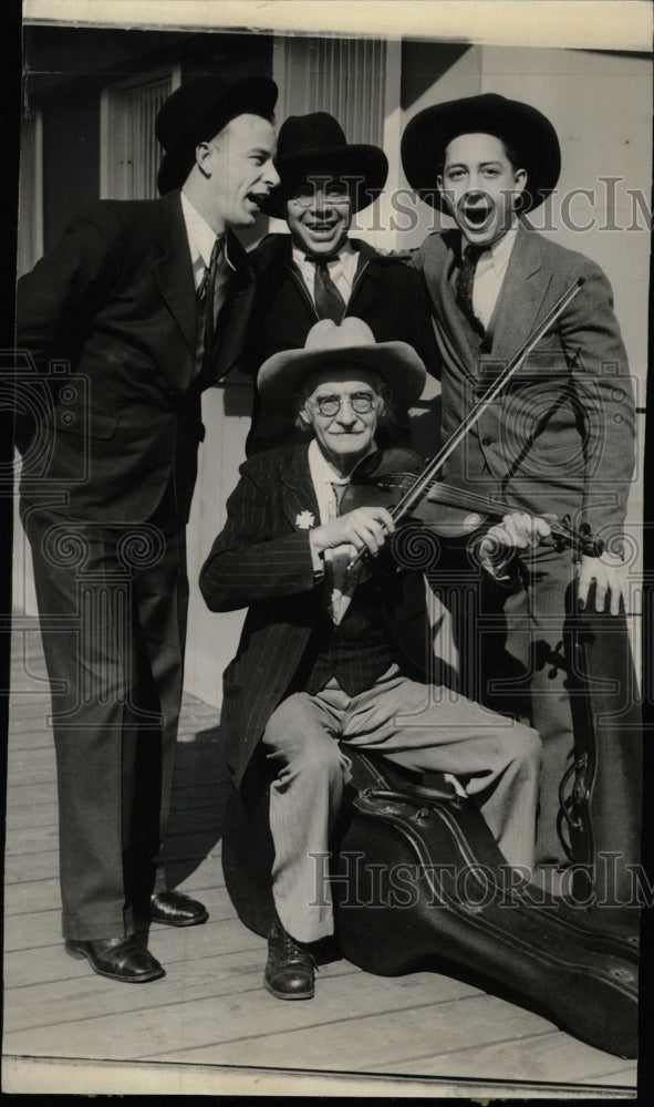 Press Photo Bill Jackson Dallas Texas Crowd Street Gate - RRW23881 - Historic Images