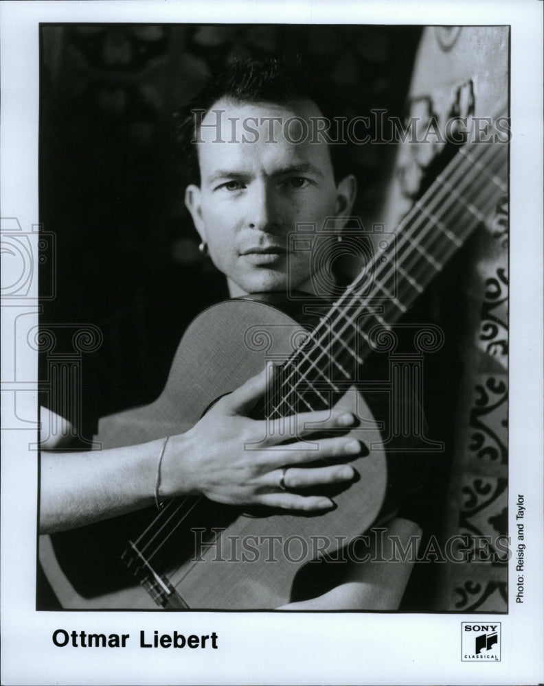 1997 Press Photo Otmar Liebert German Guitarist. - RRW24095 - Historic Images