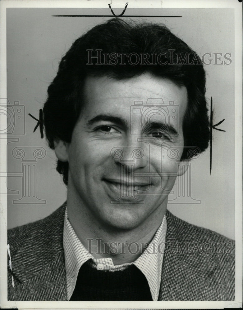 1982 Press Photo James Naughton Film Direcor American - RRW24097 - Historic Images