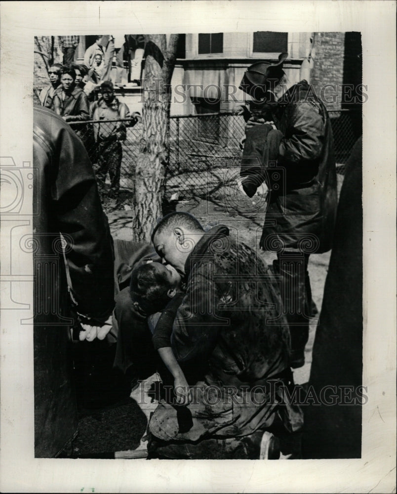 1968 Press Photo Resuscitation Children Trappe Building - RRW24133 - Historic Images