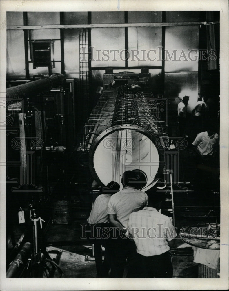 1969 Press Photo National Accelerator Laboratory Tech - RRW24455 - Historic Images