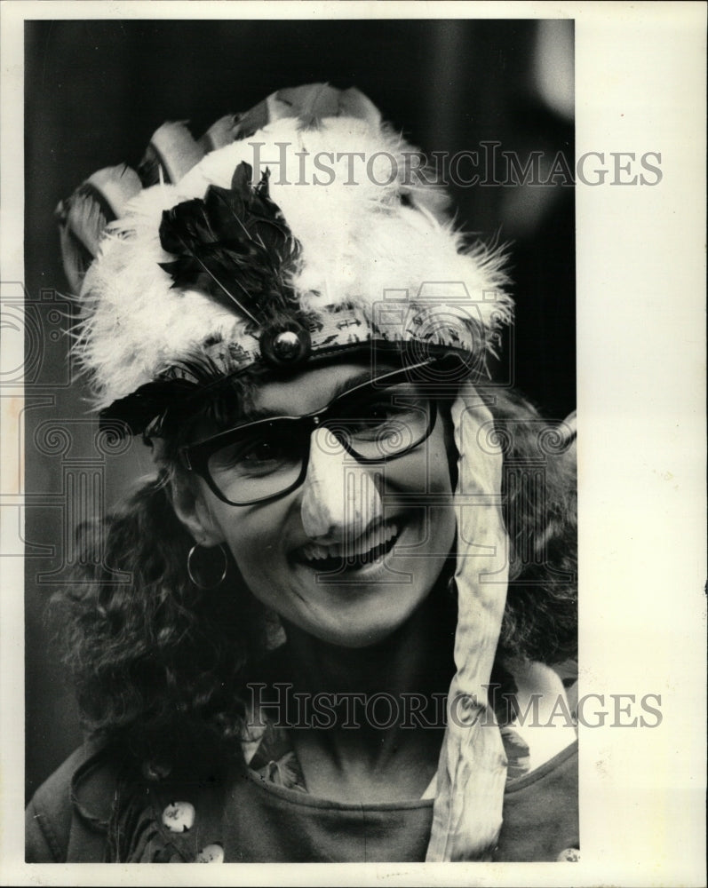 1980 Press Photo Candy Schmandy Broadway Costumer Mich - RRW24591 - Historic Images