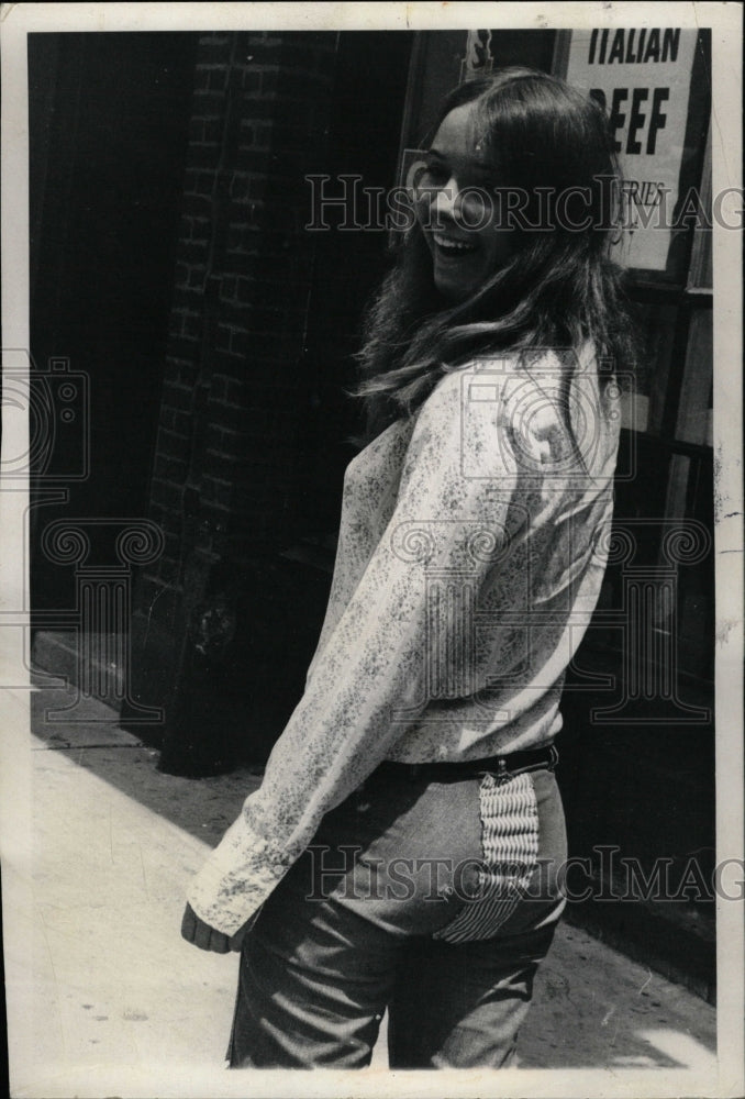 1972 Press Photo Margaret Garrow Blue Jeans Old Pants - RRW24615 - Historic Images