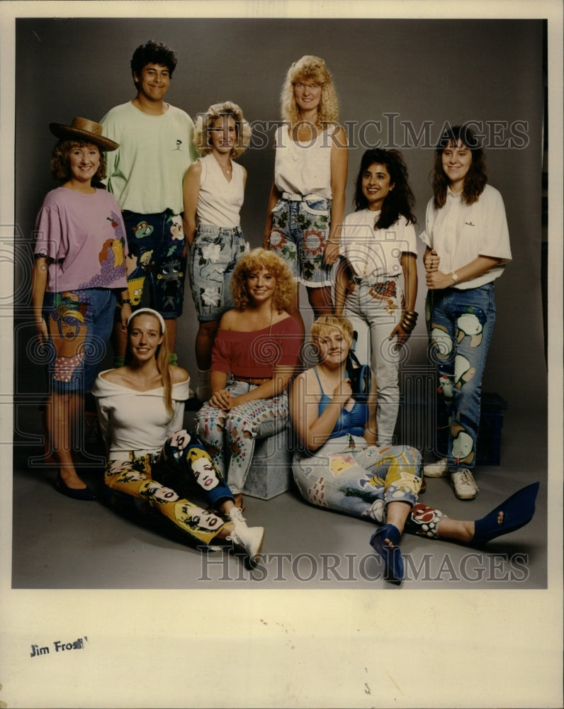 1990 Press Photo Undersea Jeans Flippers Debra Shirley - RRW24631 - Historic Images