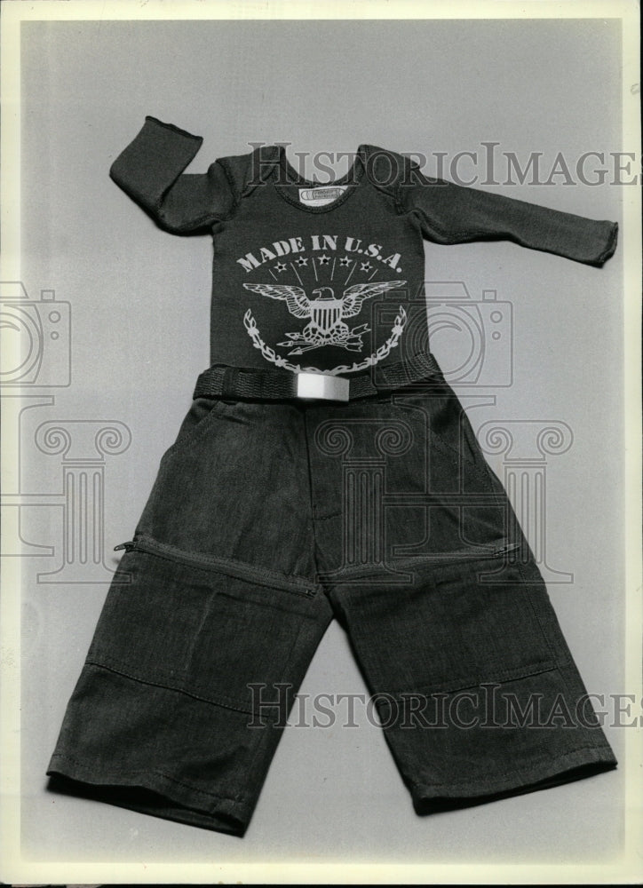 1981 Press Photo Shopwatch Items Pants Levy Column - RRW24775 - Historic Images