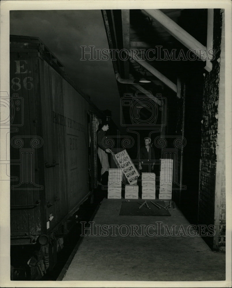 Press Photo Fire Accident Chicago Area - RRW24811 - Historic Images