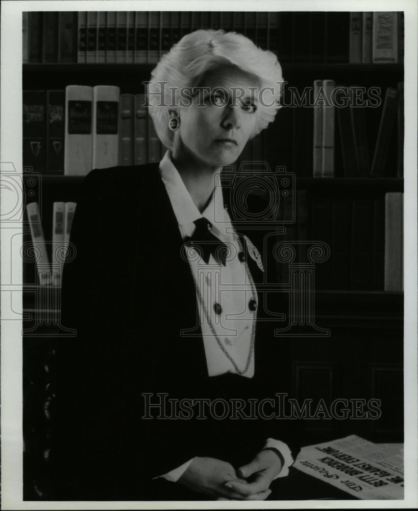 1992 Press Photo Actress Meredith Baxter - RRW24865 - Historic Images