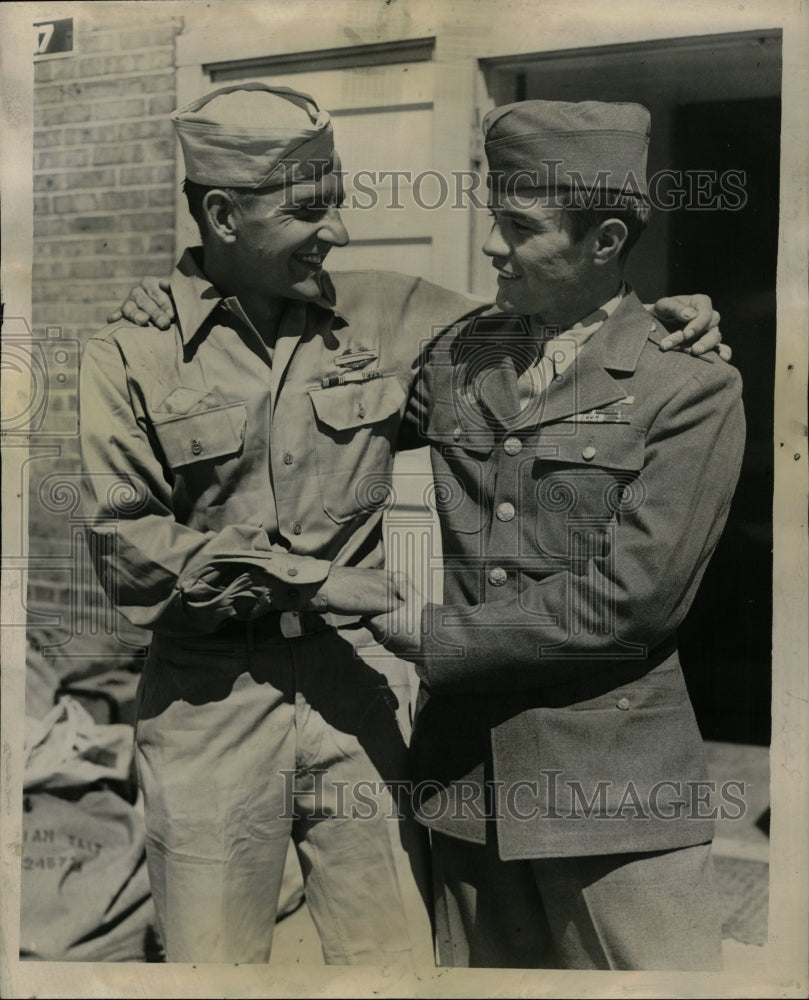 1945 Press Photo Harry Bryla John Davidowitz Army 33rd - RRW25143 - Historic Images