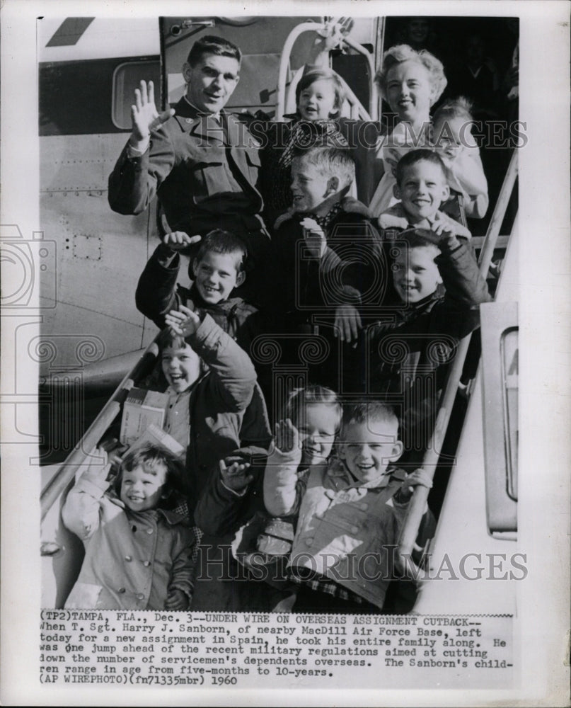 1960 Press Photo U.S. Army Persons Families - RRW25175 - Historic Images