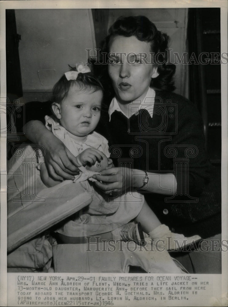 1946 Press Photo Mrs. Marge Ann Aldrich and Daughter - RRW25177 - Historic Images