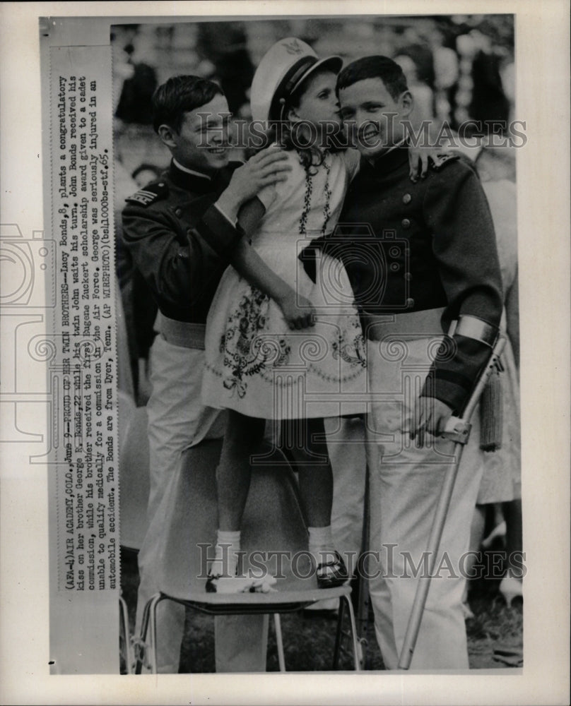 1965 Press Photo Twins Graduate US Air Force Academy - RRW25299 - Historic Images