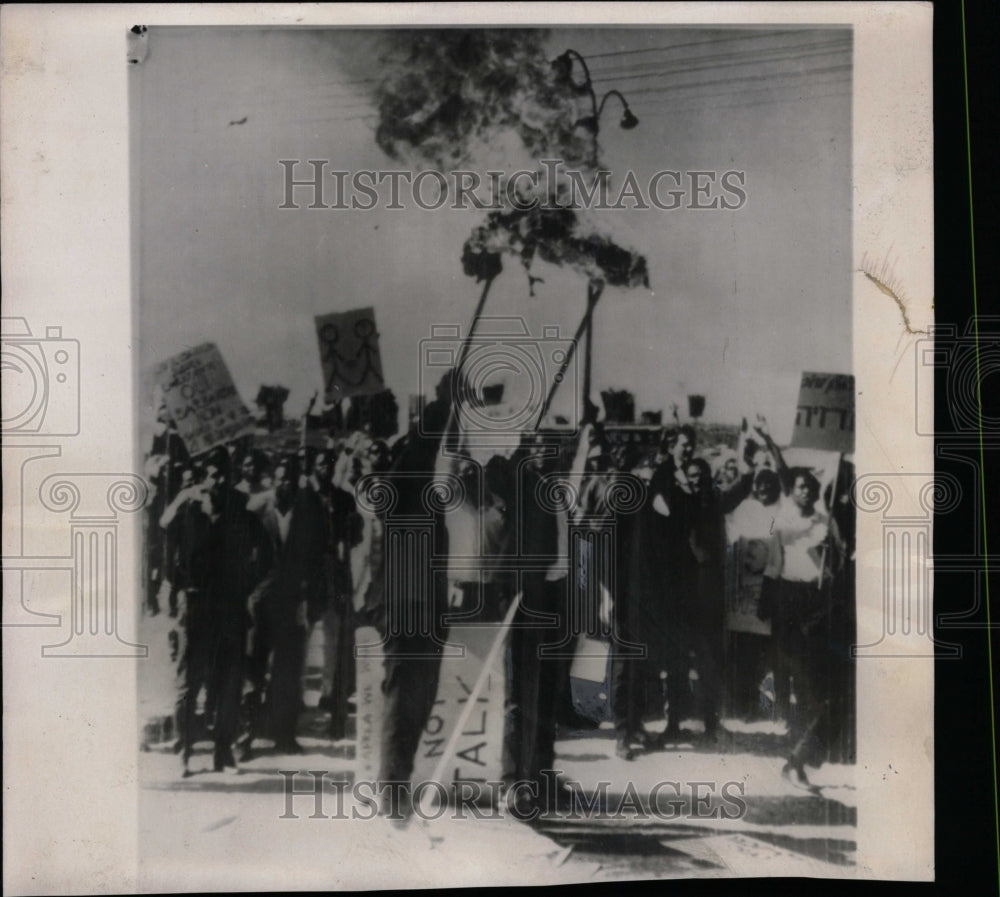 1965 Press Photo African students Israel Rhodesia rocks - RRW25347 - Historic Images