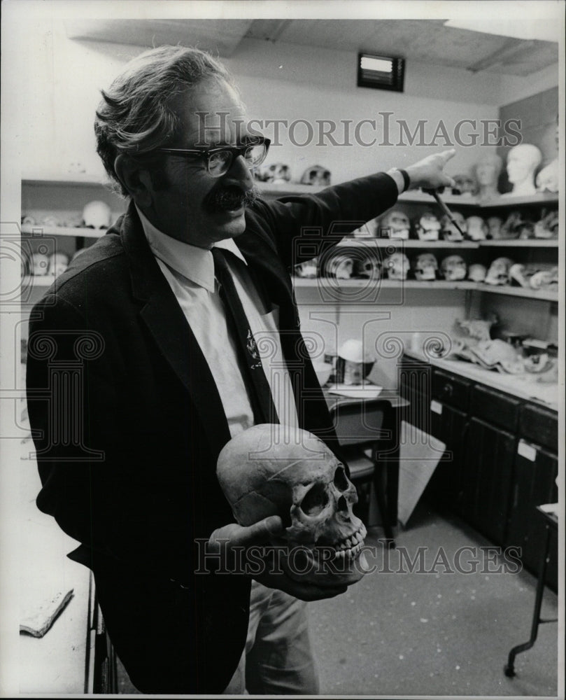 1979 Press Photo Anthropologist Dr Michael Charney - RRW25463 - Historic Images