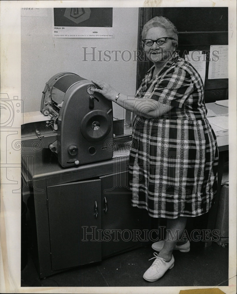 1967 Press Photo Educator Mary Chavez - RRW25489 - Historic Images