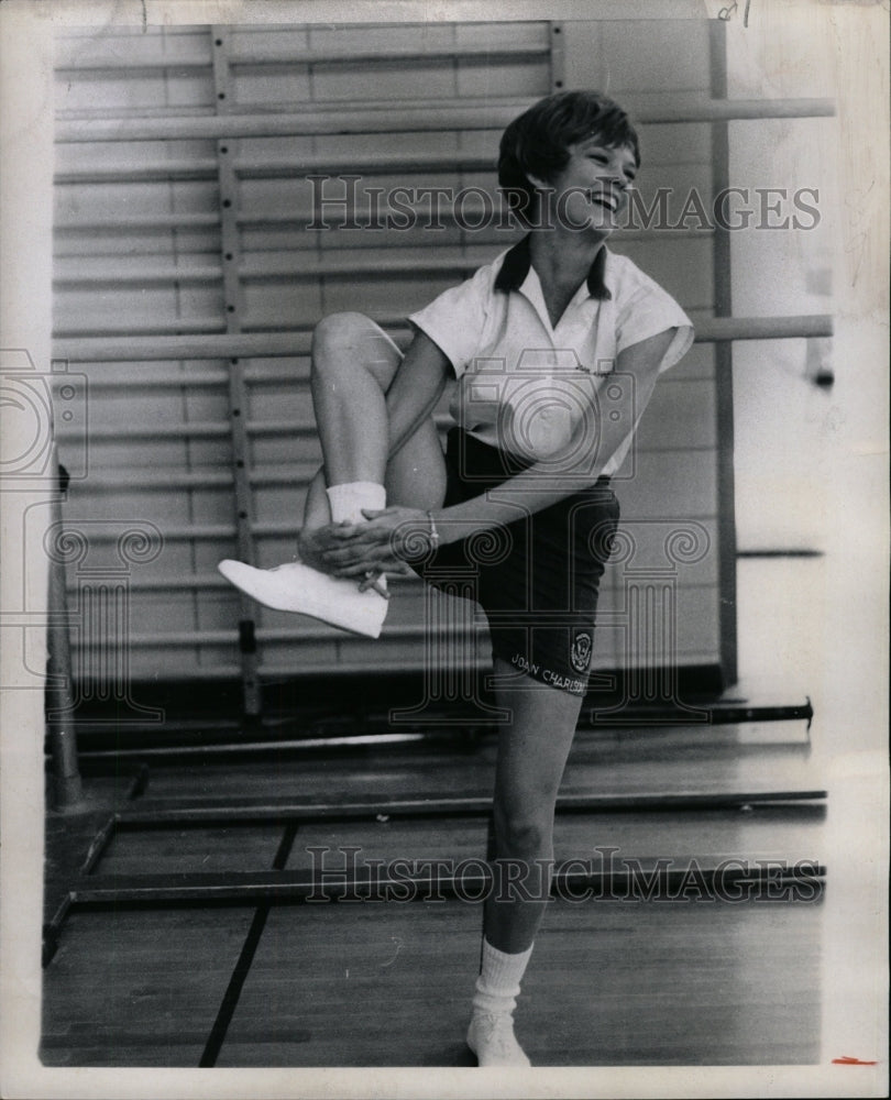 1968 Press Photo Joan Charlson Physical Fitness Teacher - RRW25569 - Historic Images