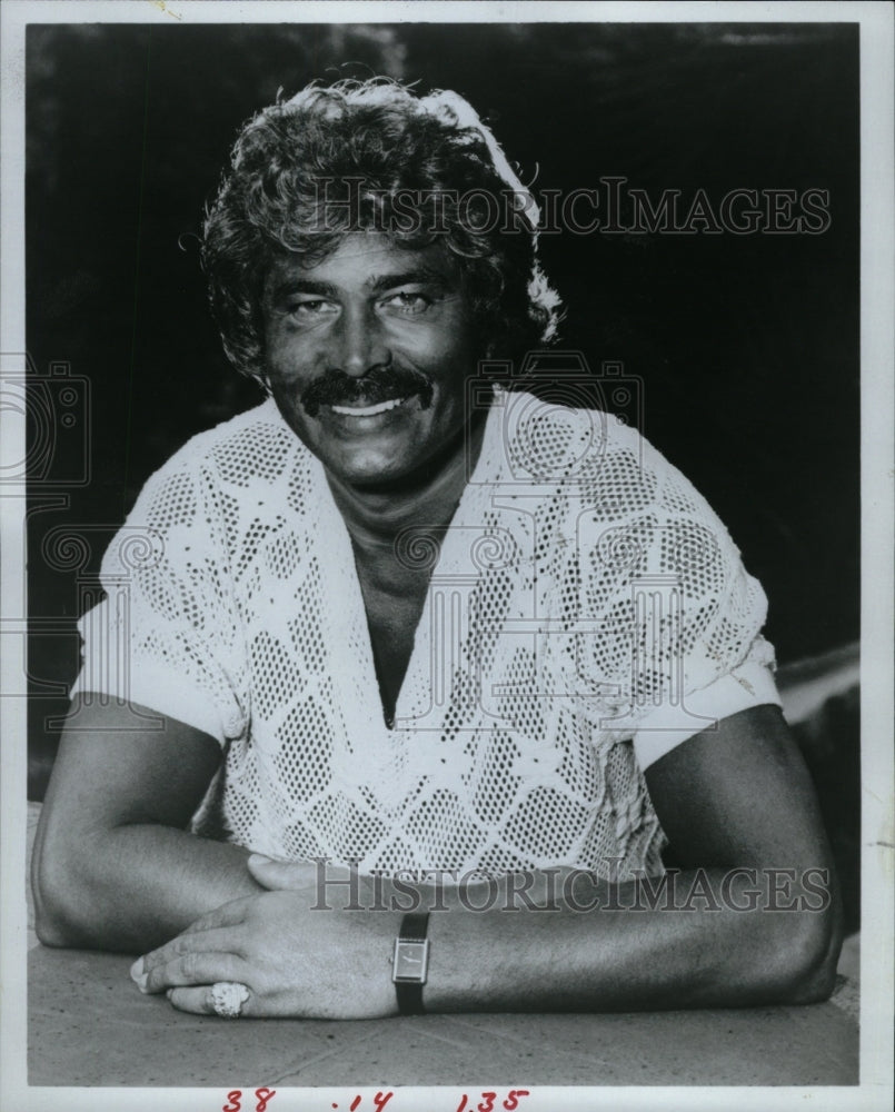 1983 Press Photo Engelbert Humperdinck pop singer - RRW25651 - Historic Images