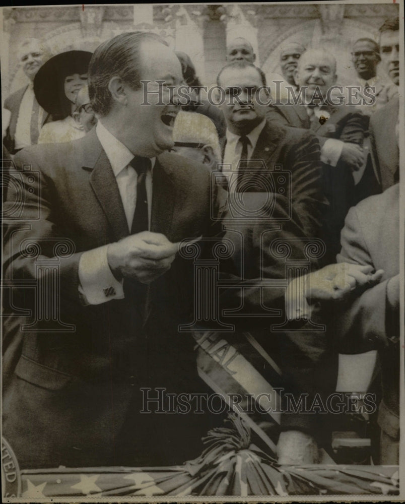 1968 Press Photo Hubert Humphrey Presidential Campaign - RRW25741 - Historic Images