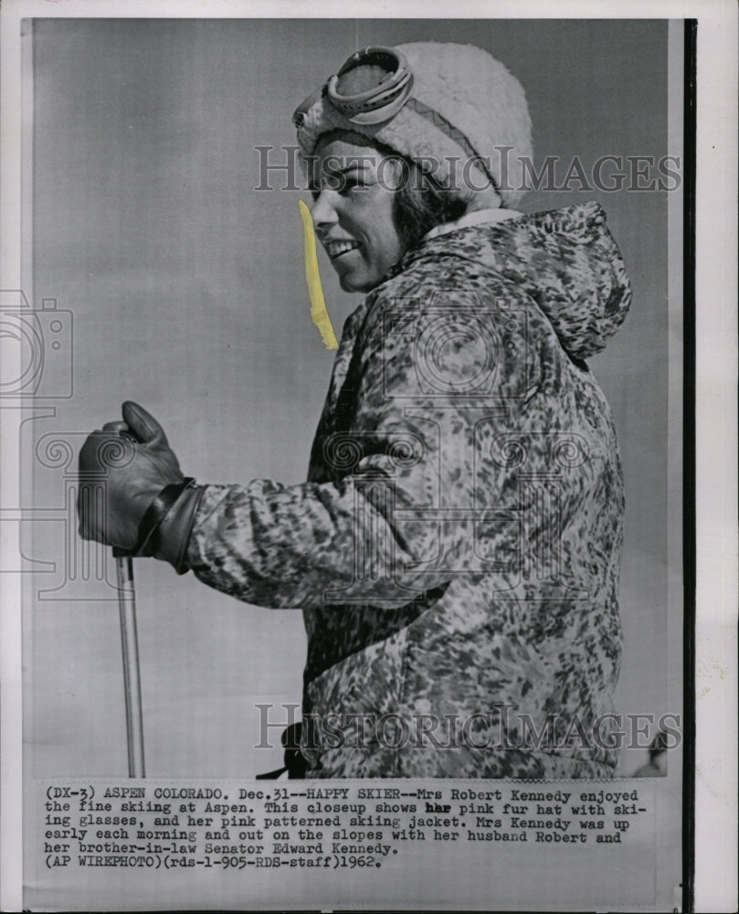 1962 Press Photo Mrs Robert Kennedy skiing - RRW26333 - Historic Images