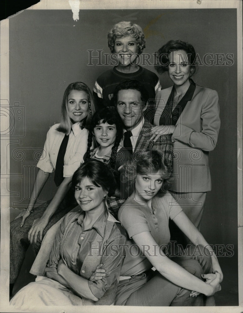 1980 Press Photo Actors Ladies Man CBS - RRW26361 - Historic Images