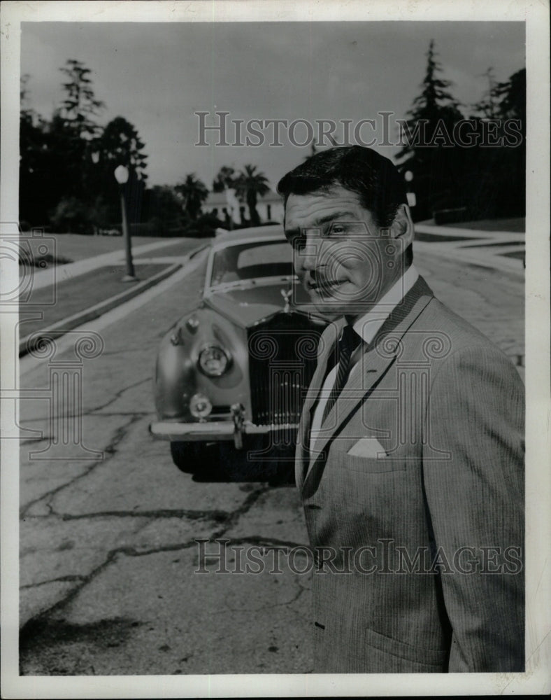 1964 Press Photo Actor Gene Barry - RRW26461 - Historic Images