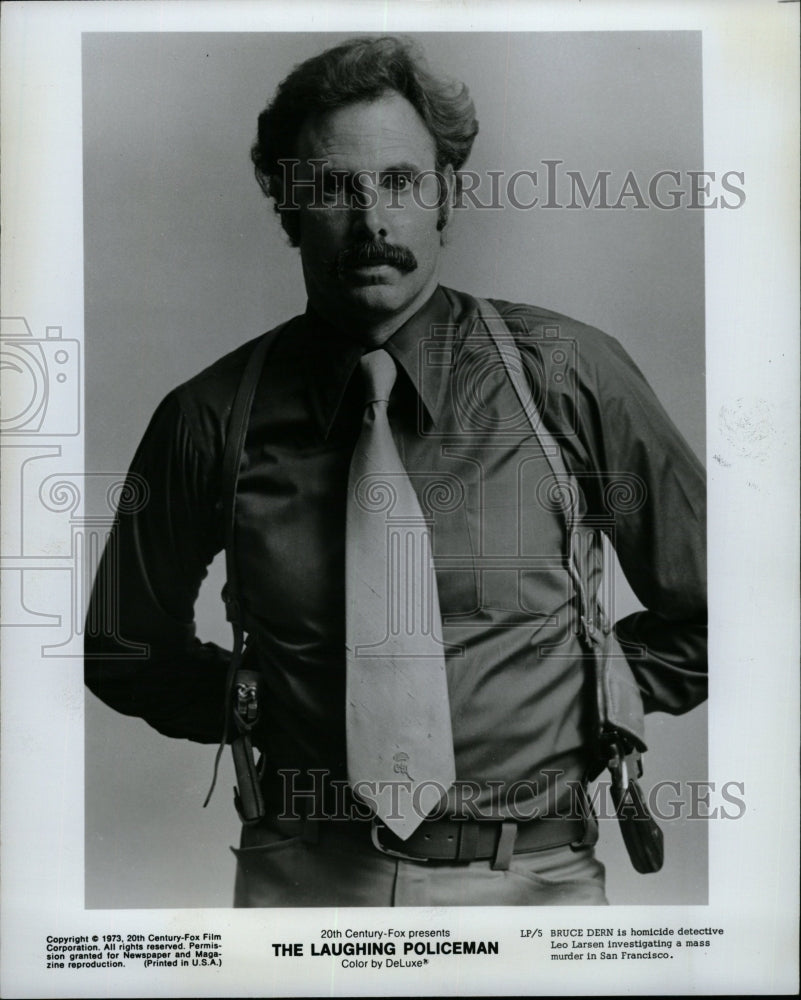 1973 Press Photo Bruce Dern Laughing Policeman Movie - RRW26497 - Historic Images