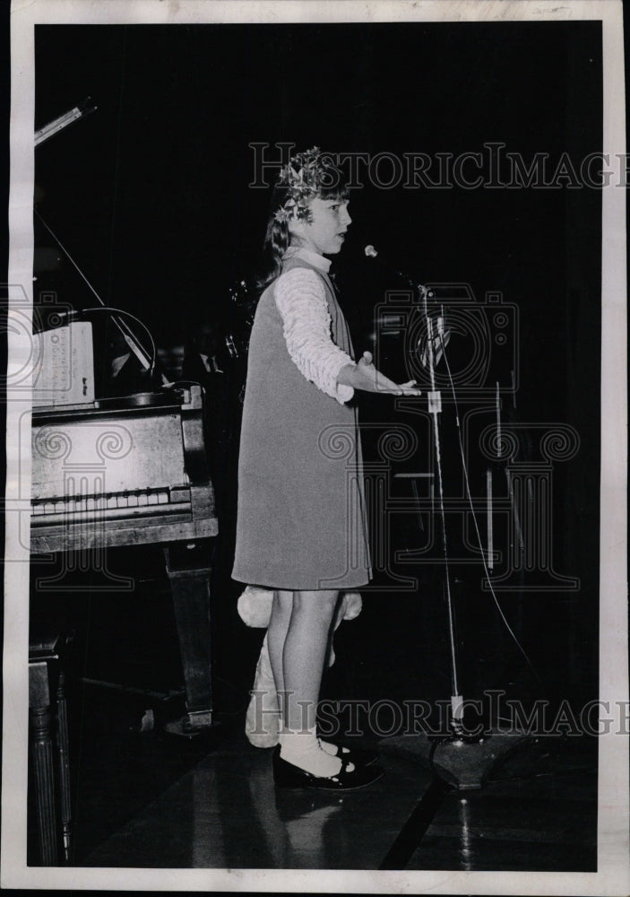 1967 Press Photo Sandi Ames, Singer - RRW26775 - Historic Images