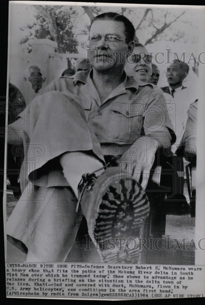 1964 Press Photo Defense Secretary Robert S. McNamara - RRW26949 - Historic Images