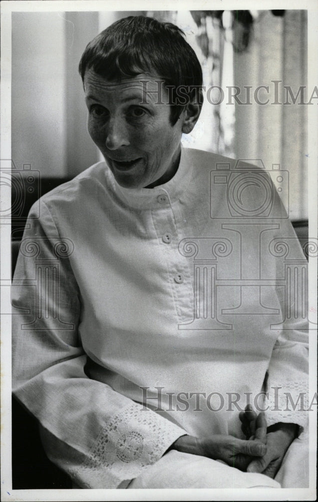 1979 Press Photo Elizabeth Burrows, Guru. - RRW26987 - Historic Images