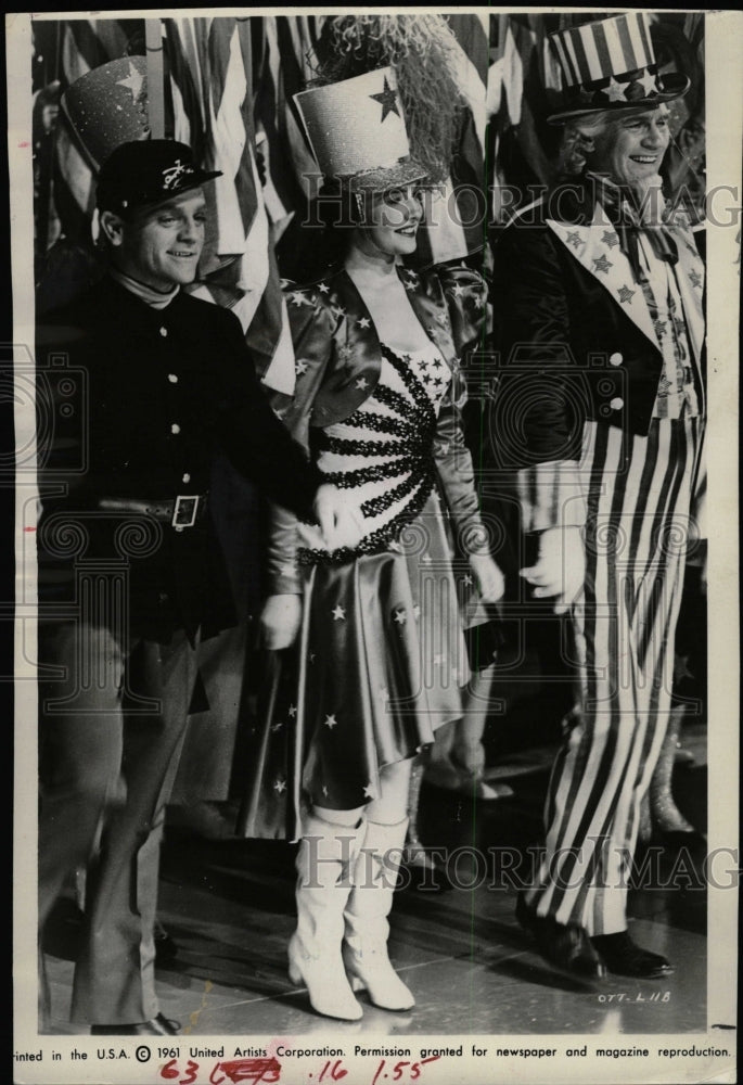 1961 Press Photo Actors James Cagney &amp; Joan Leslie - RRW27049 - Historic Images