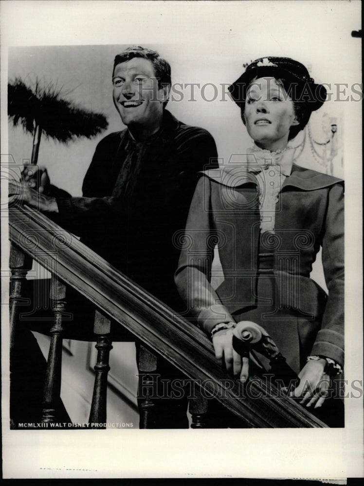 1981 Press Photo Dame Julia Elizabeth Andrews Actress - RRW27347 - Historic Images