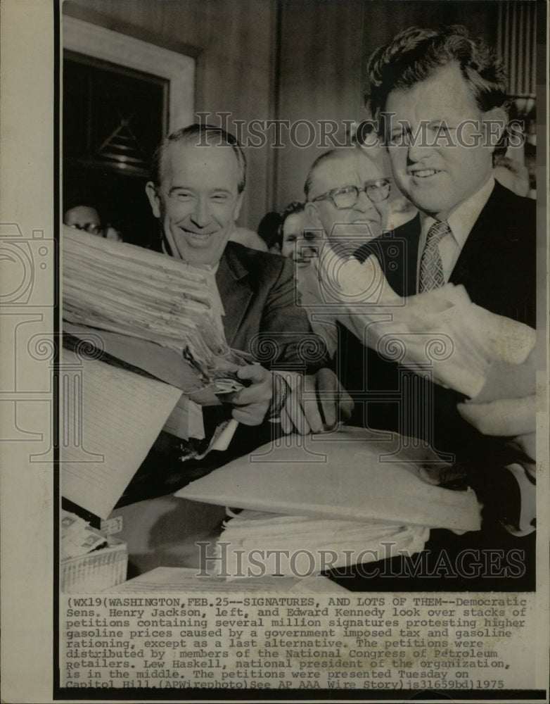 1975 Press Photo Democratic Sens. Henry Jackson Edward - RRW27381 - Historic Images