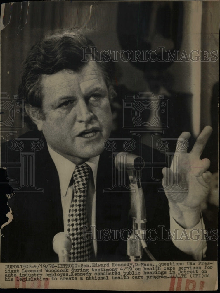 1976 Press Photo Senator Edward Kennedy Testimony UAW - RRW27393 - Historic Images